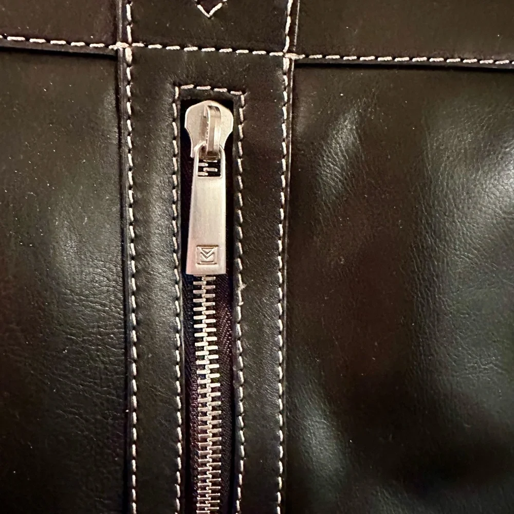 LIKE‎ NEW!! Michael Kors Black Aviator Tote - Picture 2 of 15